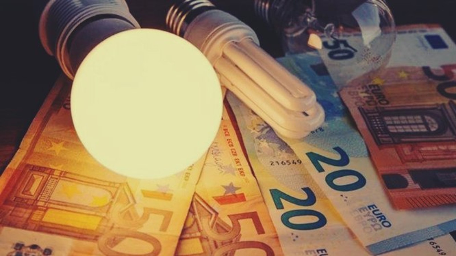 Το Υπουργείο Περιβάλλοντος και Ενέργειας ανακοινώνει, σήμερα, Πέμπτη, 6 Μαρτίου 2025, το ύψος της έκτακτης στήριξης στους λογαριασμούς ηλεκτρικού ρεύμ